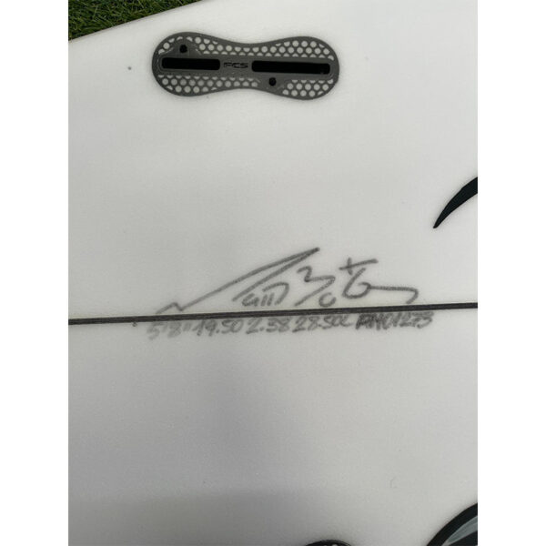 PUKAS HYPERLINK 5'8 SHORTBOARD - Image 3