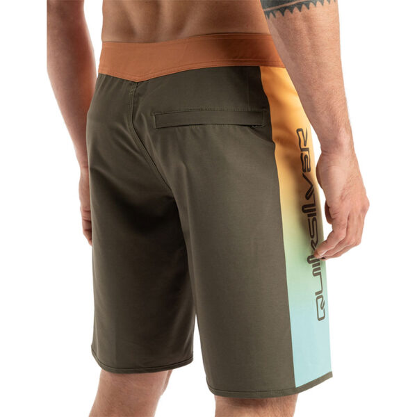 QUIKSILVER SURFSILK HOLMES 20 BOARDSHORT - Image 5