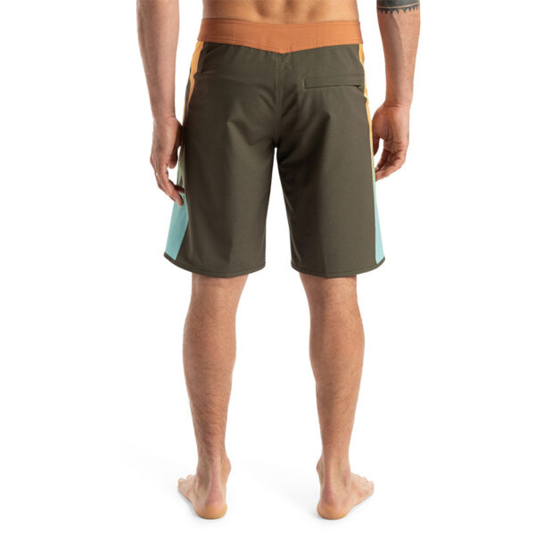 QUIKSILVER SURFSILK HOLMES 20 BOARDSHORT - Image 6